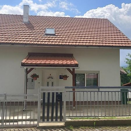 Keti Apartamento Plaški Exterior foto