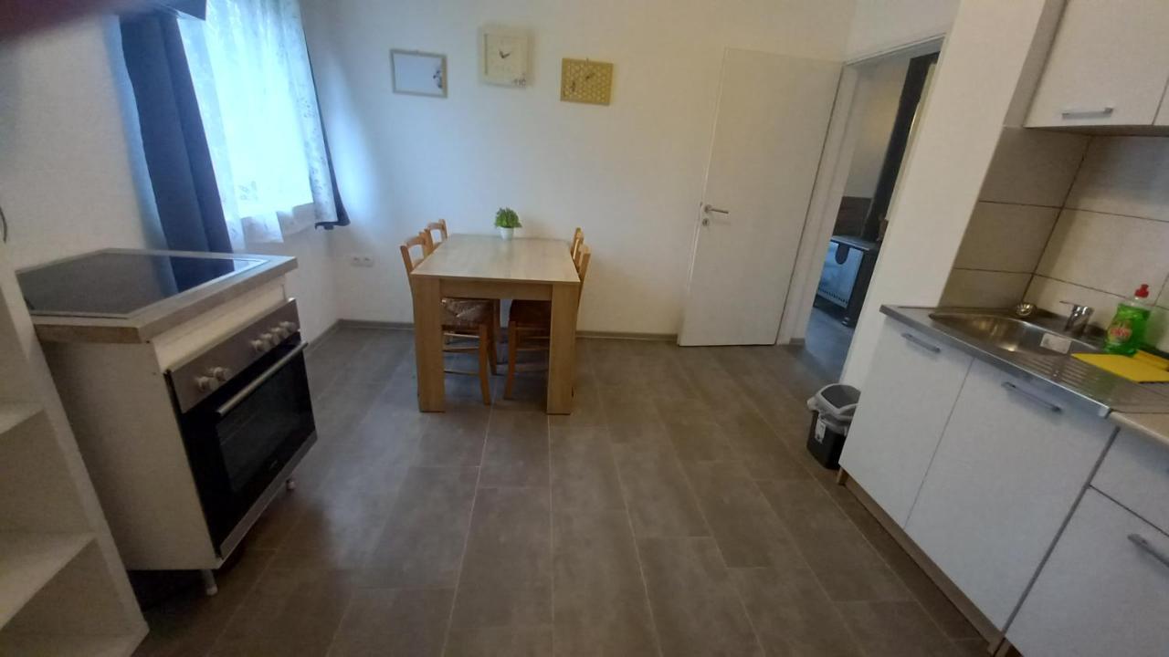 Keti Apartamento Plaški Exterior foto