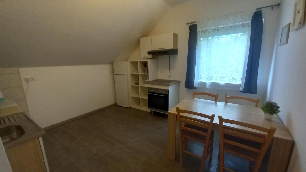 Keti Apartamento Plaški Exterior foto