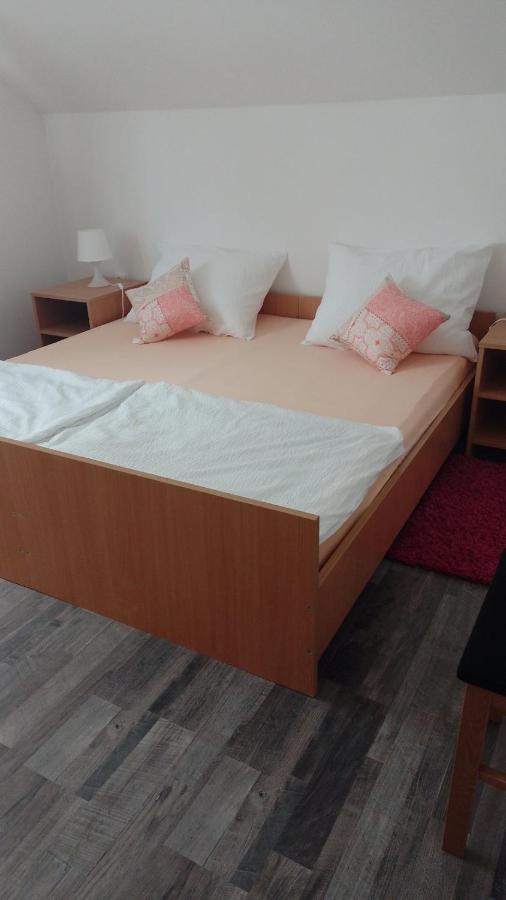 Keti Apartamento Plaški Exterior foto